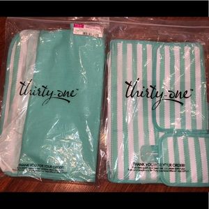 31 Hang Up Activity Organizar and Car Organizer